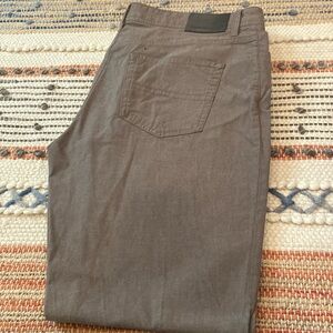 English Laundry Men’s straight leg pants size 36 waist 32 length khaki grey